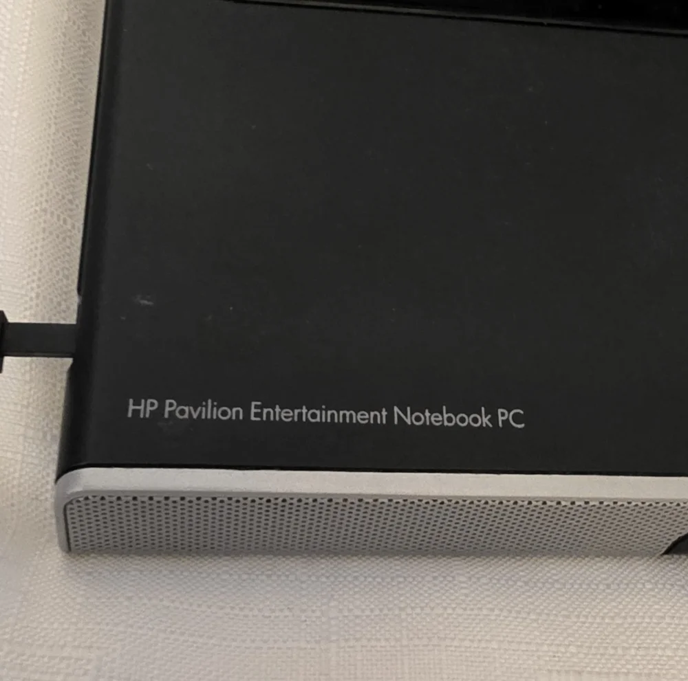 HP Pavilion DV1000 Widescreen Laptop Windows XP No charger Not Tested for parts